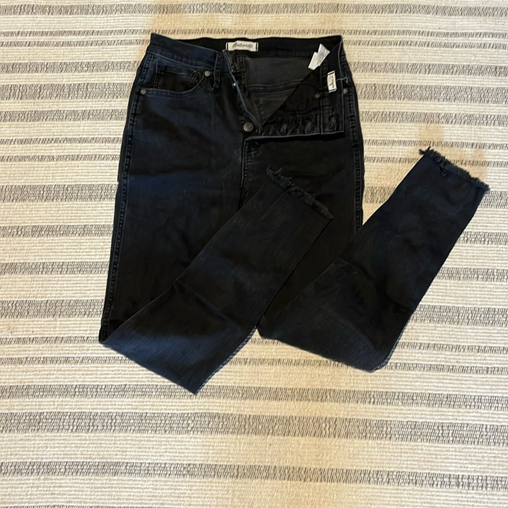 Madewell 10” High Rise Skinny, black, frayed ankle